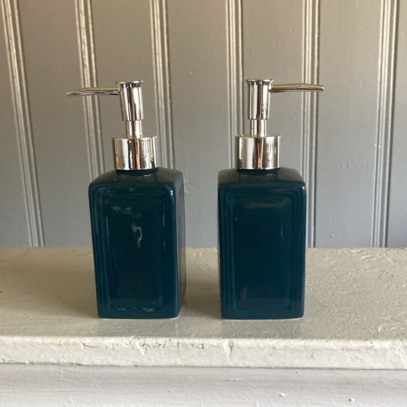 NWT- 2- Beautiful Blue Ceramic Square Hand Soap Pump Dispensers-w/ Chrome Pumps - Picture 7 of 17